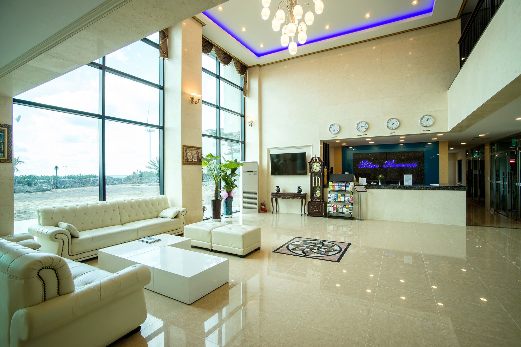 Blue Hawaii Resort 3*